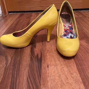 Shiny Yellow Heels